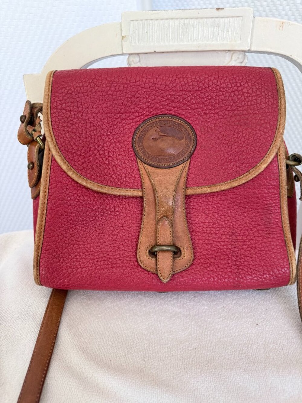 RED/TAN LEATHER VINTAGE DOONEY & BOURKE BAG